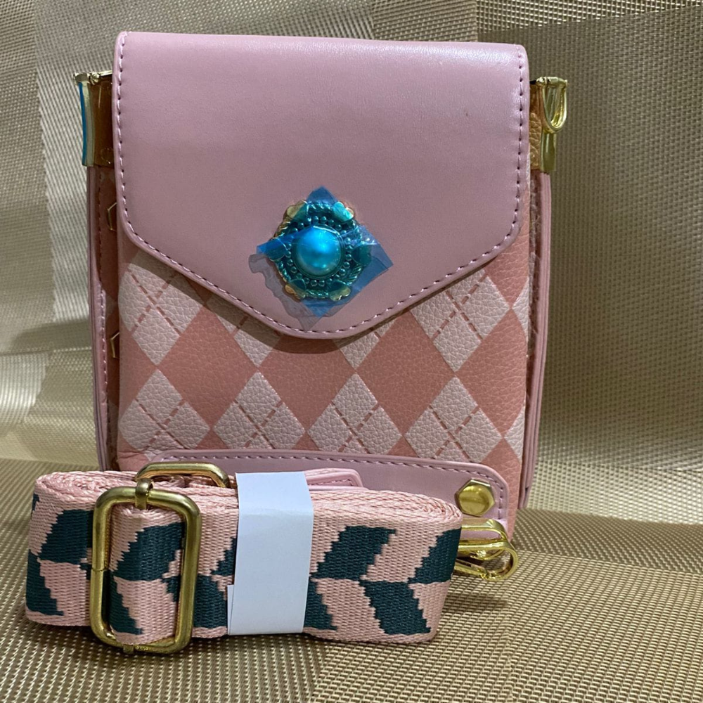 Stylish Pink Bags for Women – Perfect Accessories for Every Occasion